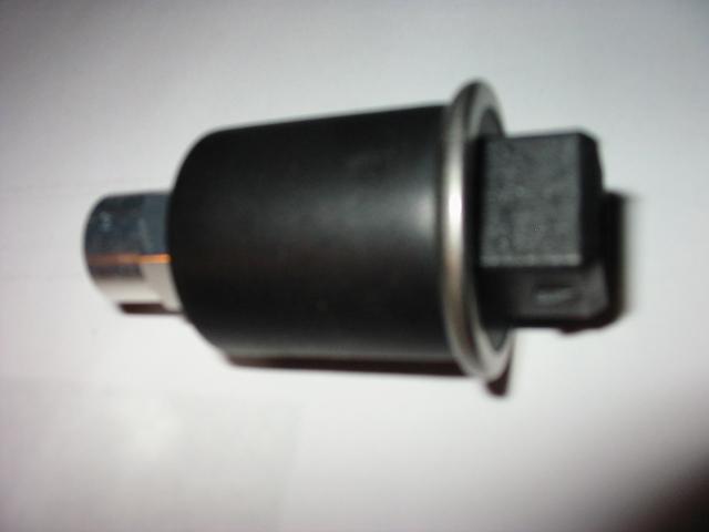 Vw  -   audi tt a/c high / low pressure switch jetta  golf beetle eurovan  