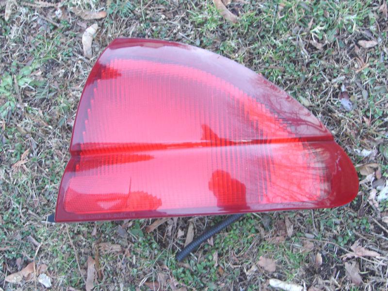 1995 96 97 98 99 monte carlo tail light maroon trim rh