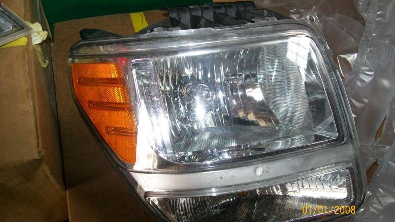 2007 - 2010 dodge nitro rh headlamp