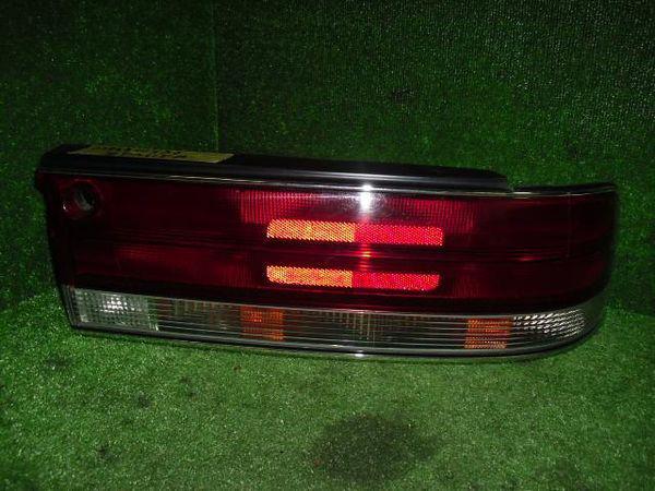 Toyota crown majesta 1994 rear right combination lamp [5815500]