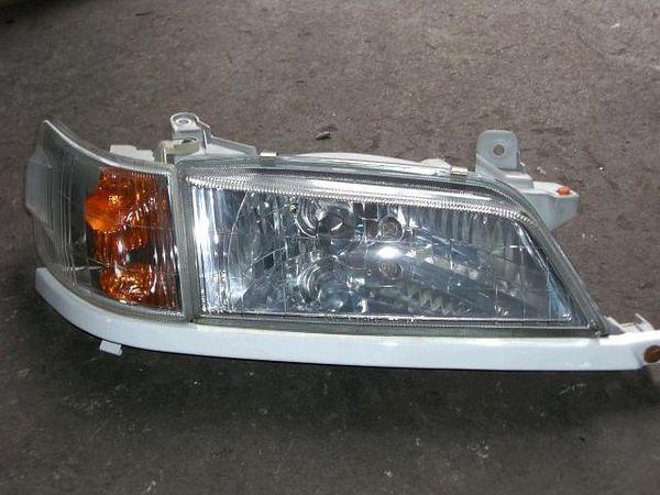 Toyota corona premio 1996 right head light assembled [0110800]