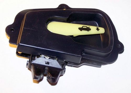 2000 - 2001 toyota camry trunk latch lid release