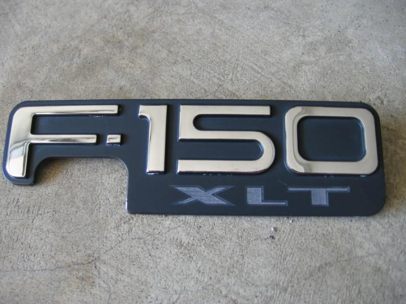 Ford f 150 xlt factory fender emblem