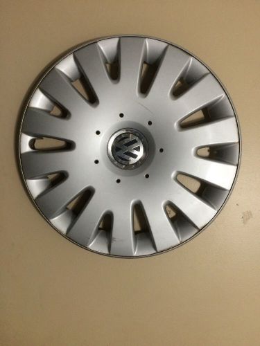 Vw volkswagen passat jetta 16&#034; genuine hubcap  wheel cover iko 601 147g oem