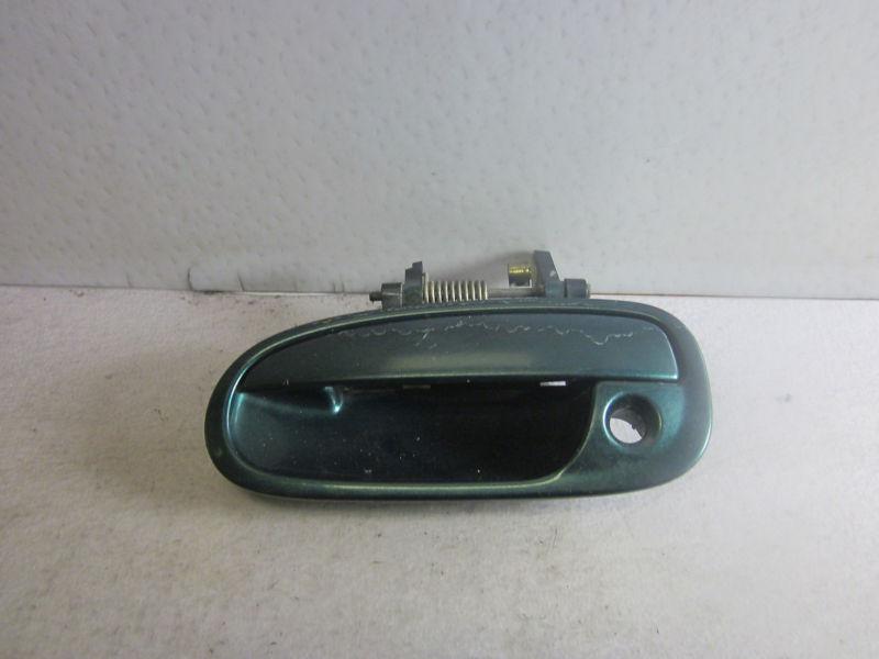 1996-2000 honda civic 4dr left front exterior door handle oem *p39