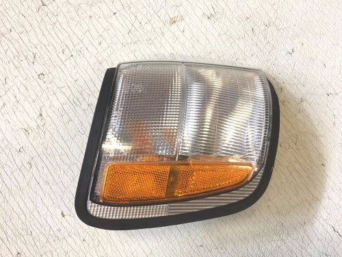 98-02 isuzu trooper side marker corner light lamp right passenger side rh oem