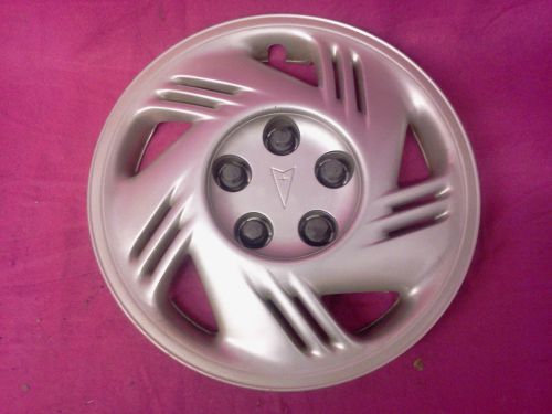 15&#034; oem hub cap  -  pontiac grand prix  /  1994  1995  1996