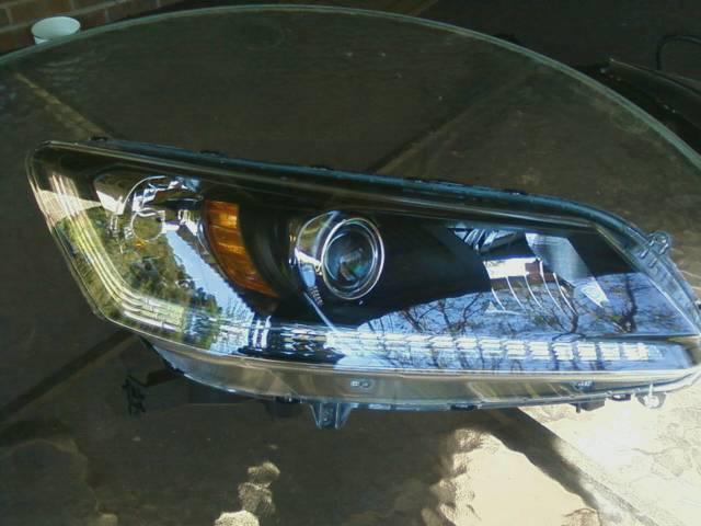 2013-2014 honda accord 4 door sedan right  side  headlight  oem