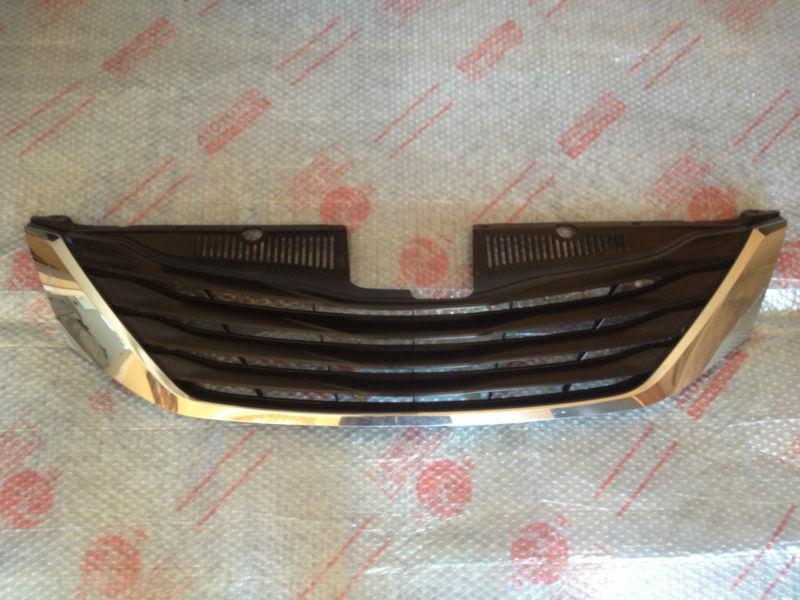 2011 toyota sienna front grill