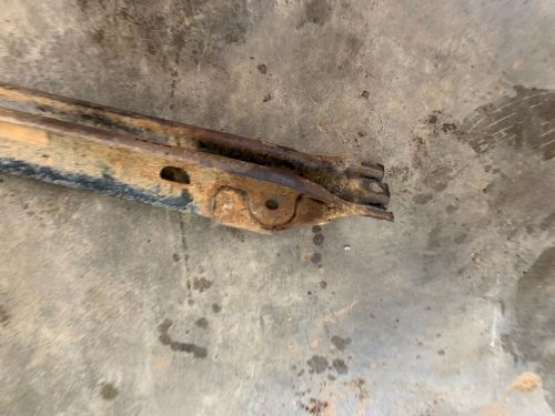 1996-1999 gm   torsion bar crossmember