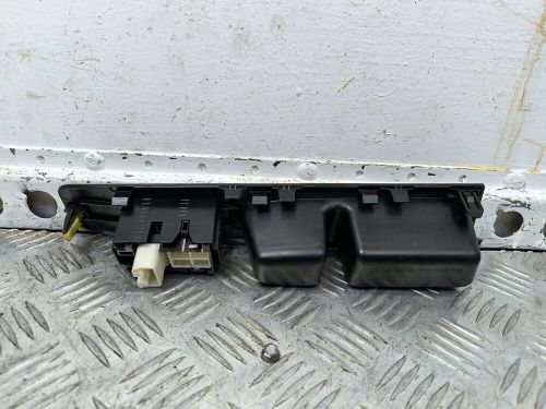 Toyota yaris yaris mk3 2012-2018 electric window switch (front passenger side)