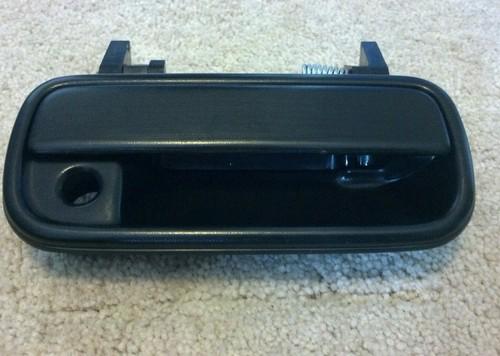 96 97 98 99 00 01 02 toyota 4runner right front door handle black oem with bolts