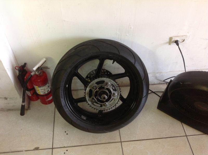 1997 honda cbr900rr rear   wheel no tire no tire,whit sproke and disc 