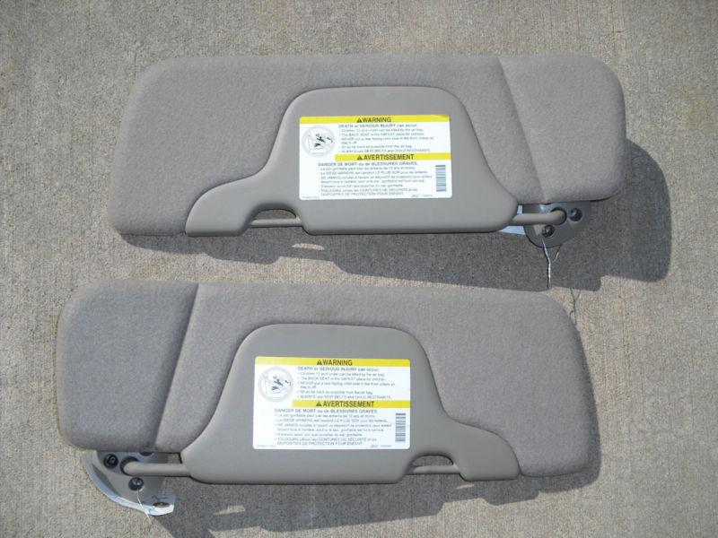 Gmc sierra sun visor pair 01 2001 