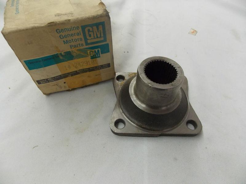 66 67 68 69 70 71 72 73 74 chevrolet gmc medium duty truck flange 2429181 nos nr