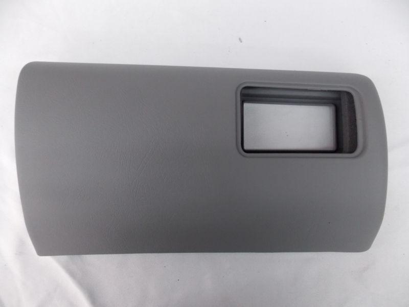 1995 1996 1997 chevrolet gmc glove box door  interior door  15957263 no reserve