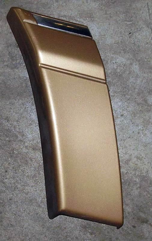 Mercedes 86 300sdl rear trim right passenger side exterior w126