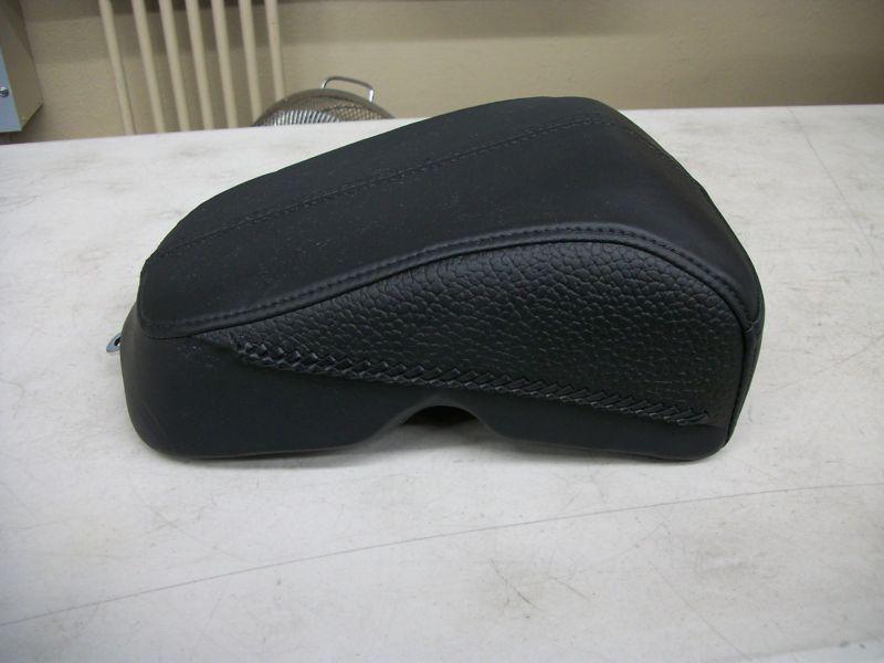 Harley davidson ,flstn, deluxe ,rear passenger seat