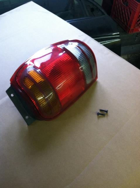 Ford explorer passenger right side tail light