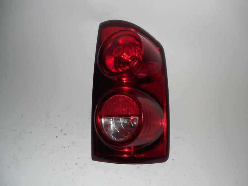 06 07 08 dodge ram 1500 pickup oem right tail light nice!