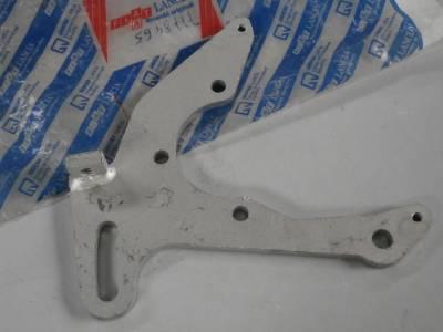 7778465 power steering pump bracket: fiat punto 1200