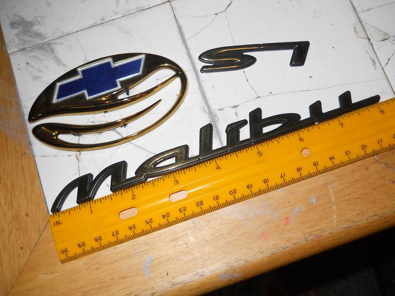 2000 chevy malibu ls gold trunk emblems