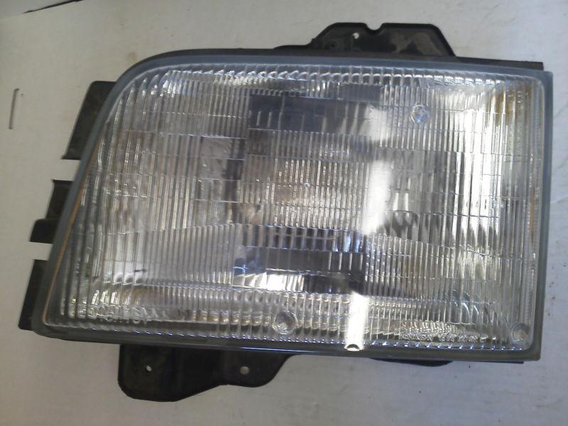 99 00 01 02 isuzu trooper l. headlight 