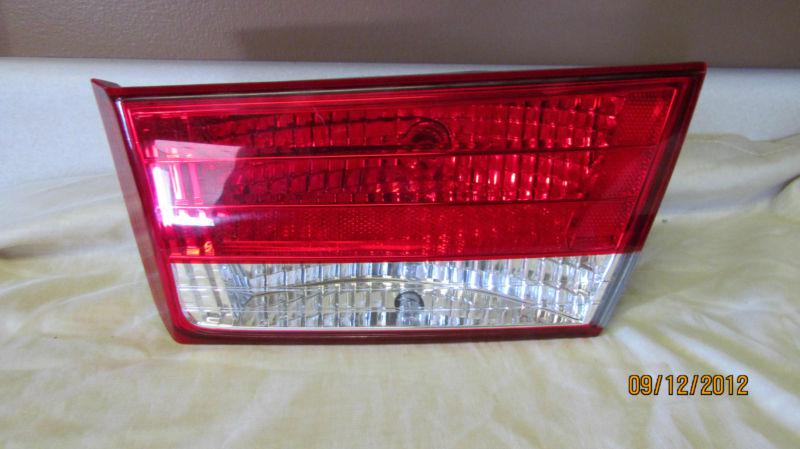 Hyundai sonata right passenger inner trunk lid backuptail light oem 2006-2008