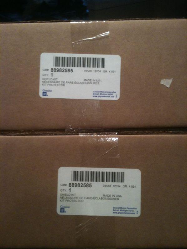 2 new gm brake shields 88982585