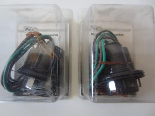 (2) pico wiring 5403pt taillight bulb socket plastic 3-wire twist lock universal