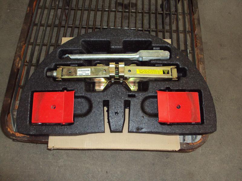 2004-2006 pontiac gto complete spare kit jack handle & stoppers & foam tray