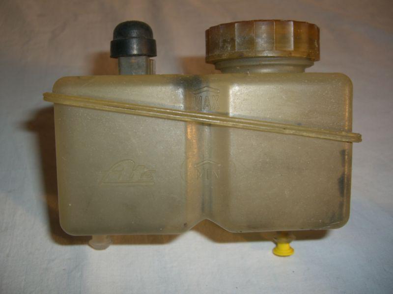 Alfa romeo gtv6 brake fluid reservoir