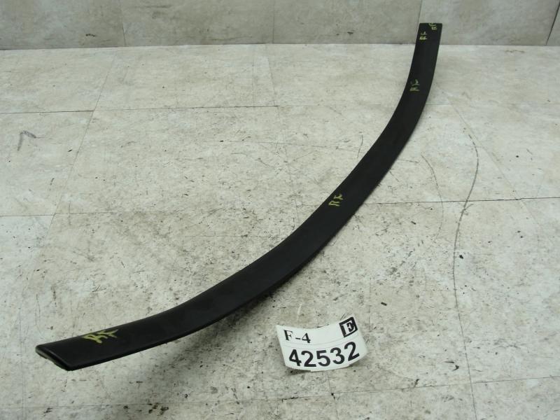 2002-2005 freelander right passenger side front door exterior trim molding belt