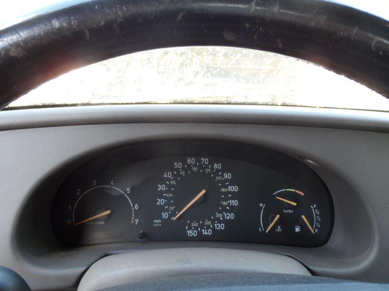 Cluster tachometer tach speedometer saab 9-3 2000 mph mt 