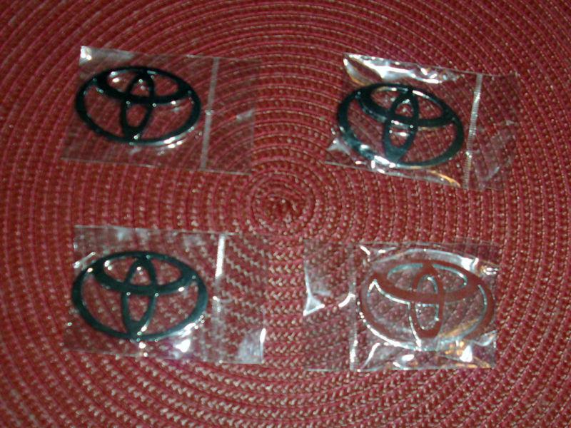 Toyota wheel cover emblem set