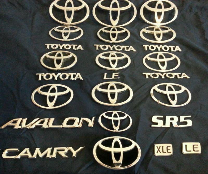 Toyota chrome emblem avalon camry sr5