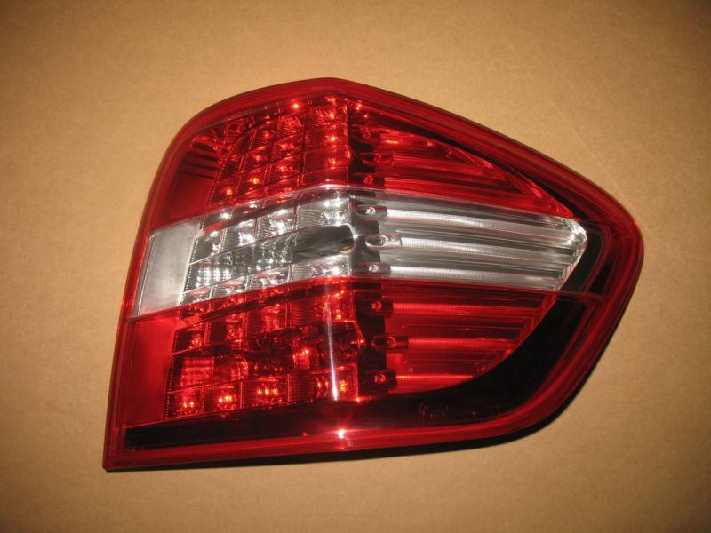 2009 2010 2011 10 11 mercedes ml ml350 ml450 ml550 right passenger tail light 1