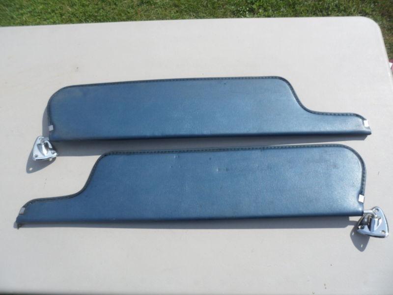 1973 74 75 76 77 78 79  ford truck sunvisor set nice!! blue