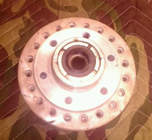 Honda cb750 front wheel center hub cb750f super sport cb450 cb500 cb550 gl1000