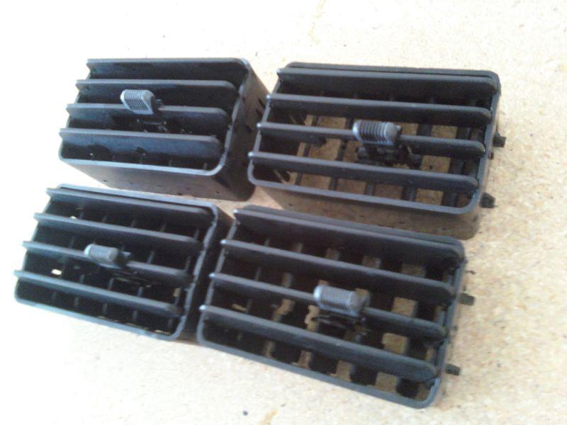 92-96 ford f-150 dash vents four for $25 92-96 ford f-250 92-96 bronco dash vent