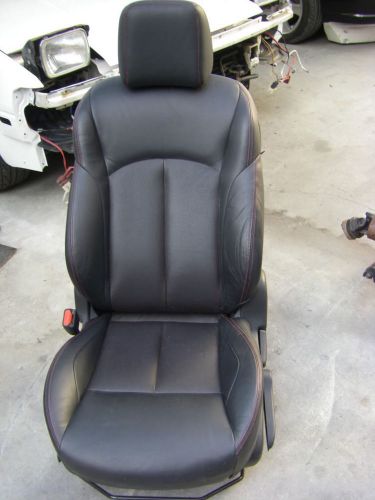 11-15 nissan juke oem black leather red stitches driver seat use 1,000 miles