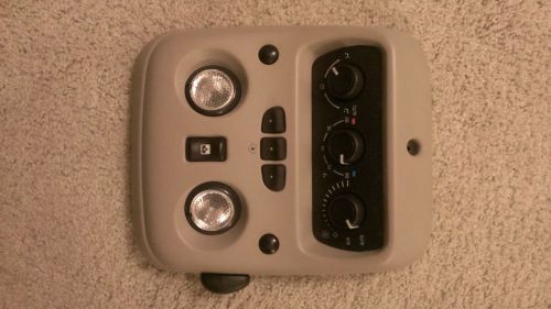 2003/04/05/06 suburban/tahoe/yukon overhead console w/climate/sunroof/homelink