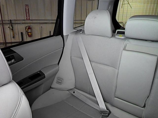 2013 subaru forester rear seat belt & retractor only rh passenger gray