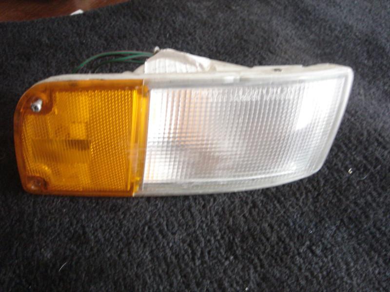 Nissan oem 300zx z32 2+2 rh passenger side marker / corner light / turn signal 