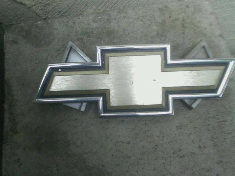 82 83 84 85 86 87 88 89 chevy truck blazer suburban bowtie grill emblem 9x3"