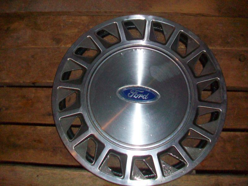 * 14 inch factory hubcap - ford tempo / 1984-1996