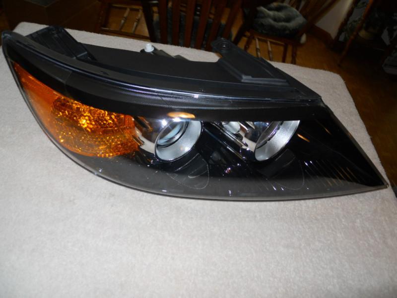 2013 kia sorento right head lamp oem used