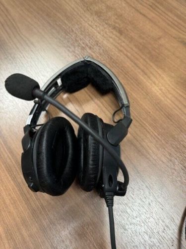 Bose a20 aviation headset with bluetooth &amp; dual plug cable - black