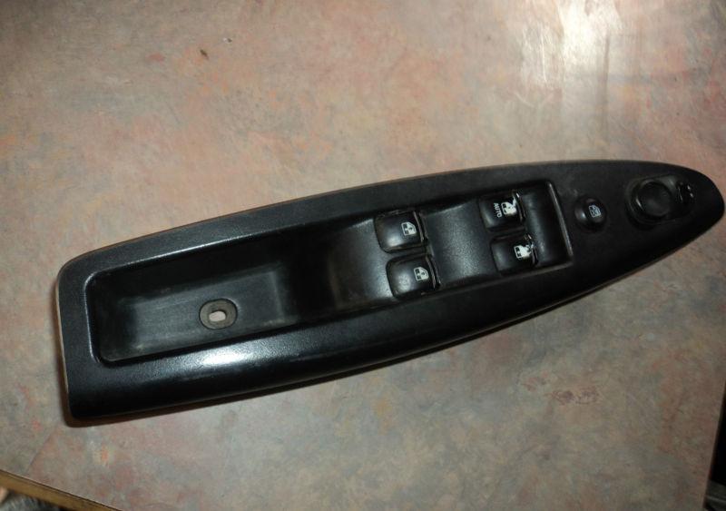 2001 - 2002 daewoo nubira 5dr wagon >>master door and window switch 