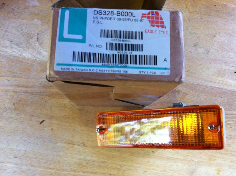 Nissan amber turn signal parking lamp light blinker assembly driver side left lh